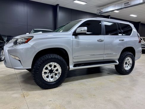 Used 2014 Lexus GX 460 w/ Premium Package image 6