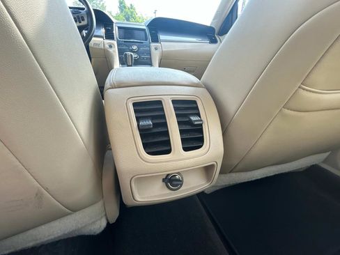Used 2015 Ford Taurus SEL w/ Equipment Group 201A image 10