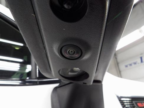 Used 2025 GMC Sierra 1500 AT4 w/ Technology Package image 49