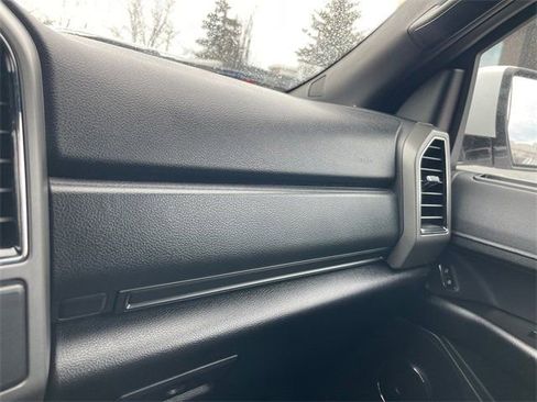 Used 2021 Ford Expedition XLT image 19