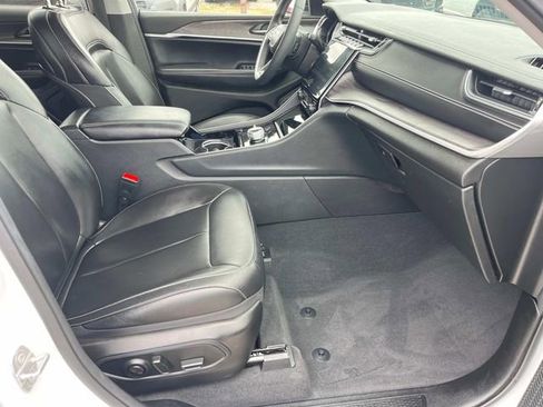 Used 2023 Jeep Grand Cherokee L Limited image 14