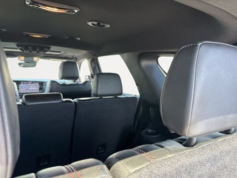 Used 2025 Dodge Durango R/T AWD/4WD image 14