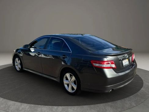 Used 2010 Toyota Camry SE image 5