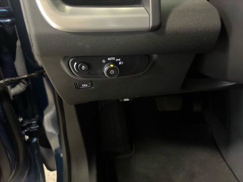 Certified 2021 GMC Terrain SLE w/ Driver Convenience Package image 17