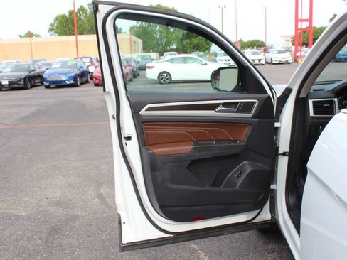 Used 2023 Volkswagen Atlas SE AWD/4WD image 21
