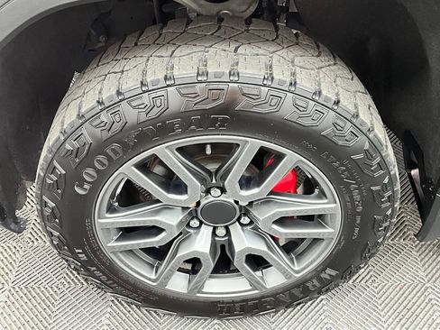 Used 2021 GMC Sierra 1500 AT4 w/ AT4 Premium Package AWD/4WD image 14