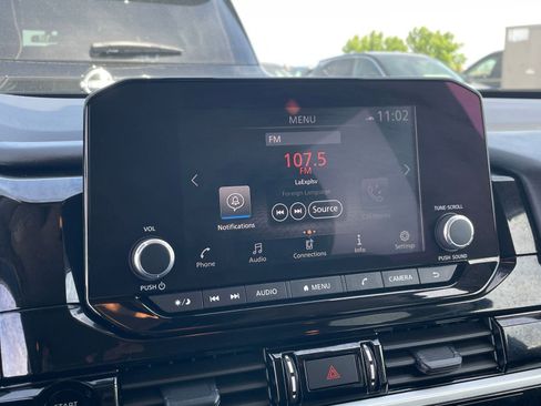 Used 2025 Nissan Pathfinder SV image 20