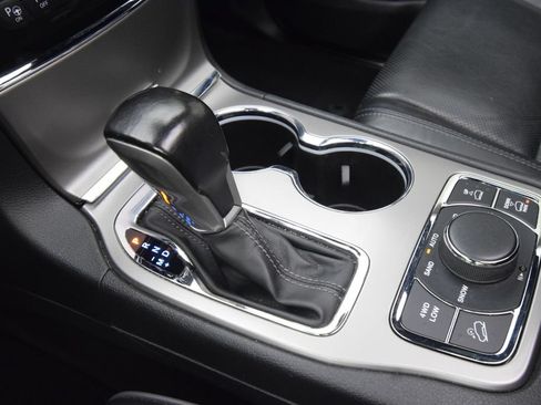 Used 2021 Jeep Grand Cherokee Overland AWD/4WD image 28