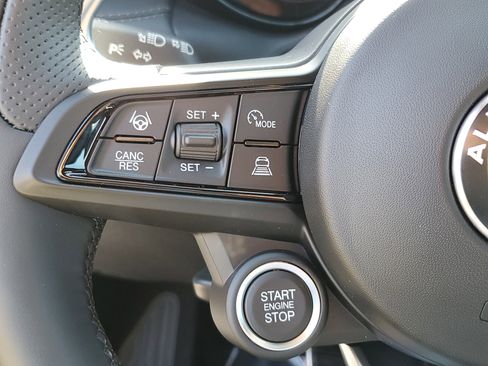 Used 2024 Alfa Romeo Tonale Veloce AWD/4WD image 15