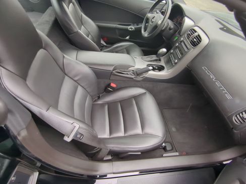 Used 2007 Chevrolet Corvette Coupe image 13