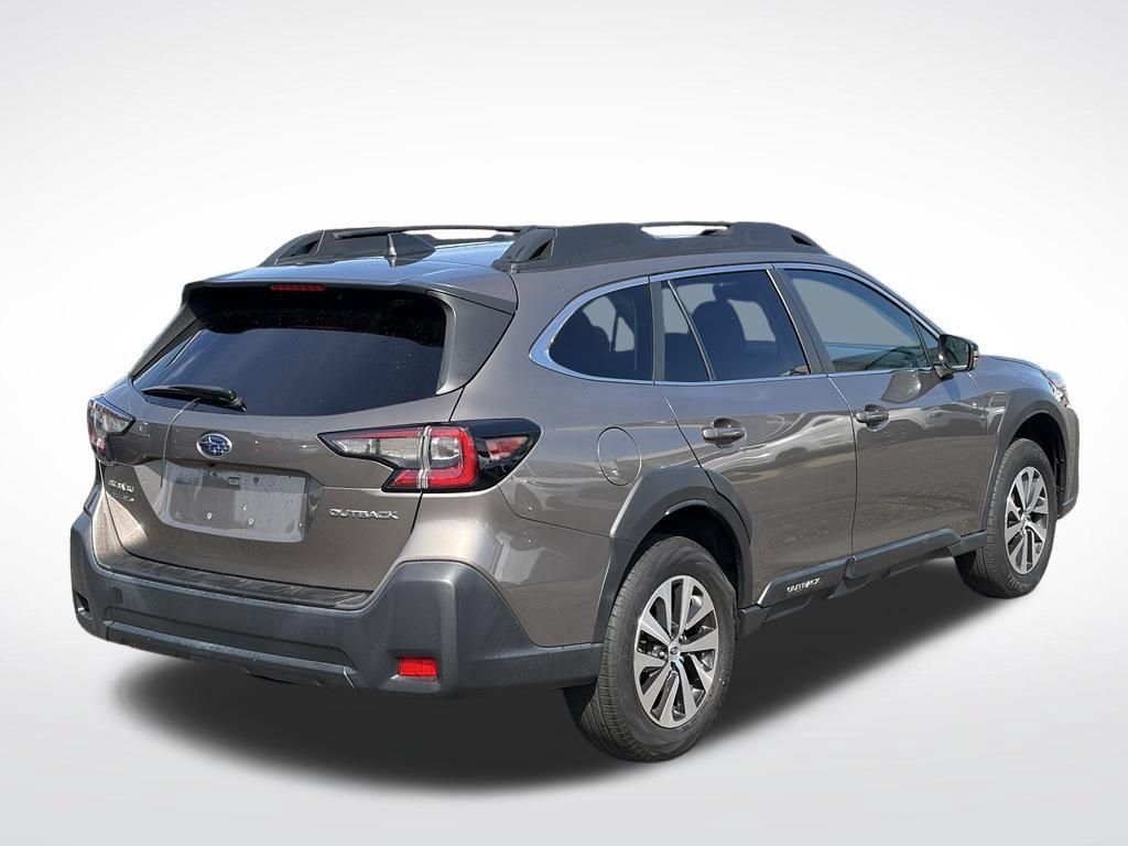 Used 2024 Subaru Outback Premium AWD/4WD image 6