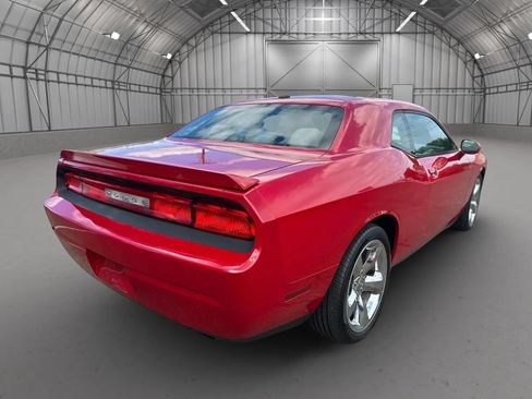Used 2012 Dodge Challenger R/T RWD image 6