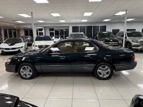 Used 1995 Lexus ES 330 FWD image 3