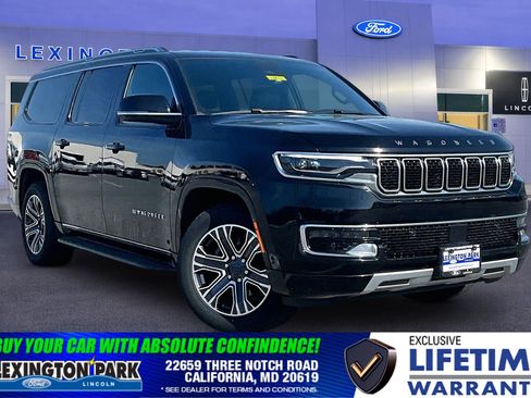 Used 2024 Jeep Wagoneer L Series II w/ Flexible Seating Group AWD/4WD image 1