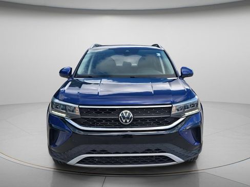 Certified 2023 Volkswagen Taos SE w/ Panoramic Sunroof Package FWD image 9
