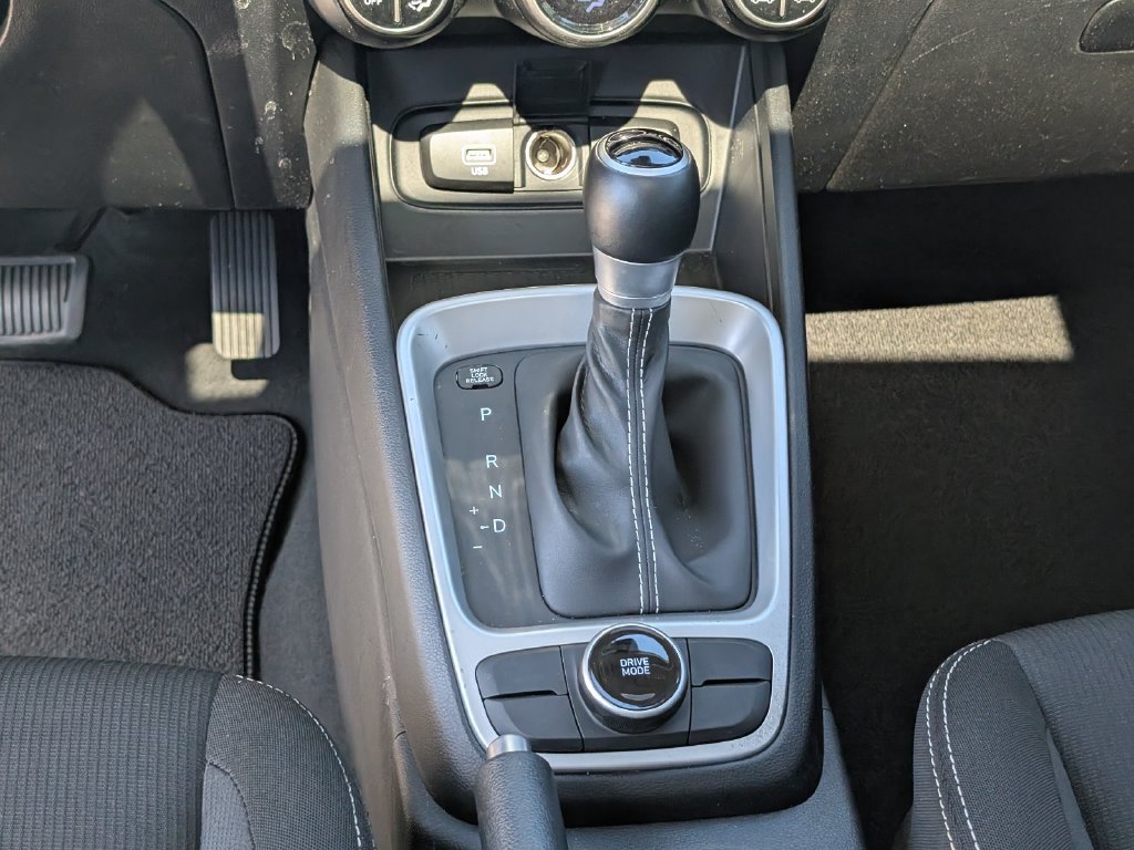 Used 2025 Hyundai Venue SEL FWD image 20