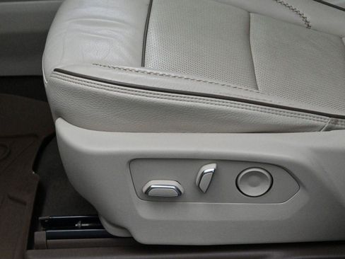 Used 2022 GMC Yukon Denali image 17