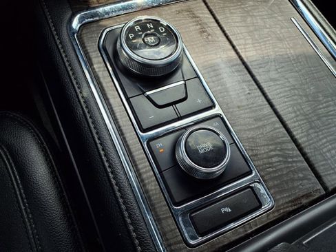 Used 2020 Ford Expedition Limited image 16