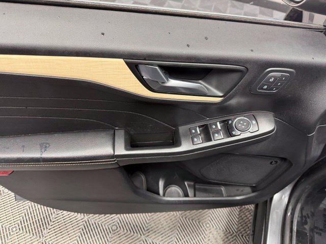 Used 2021 Ford Escape Titanium w/ Titanium Elite Package AWD/4WD image 14
