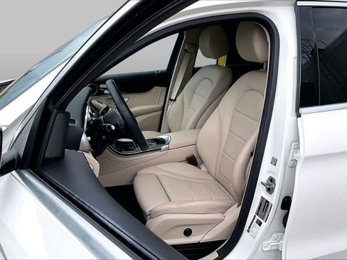 Used 2021 Mercedes-Benz GLC 300 image 8