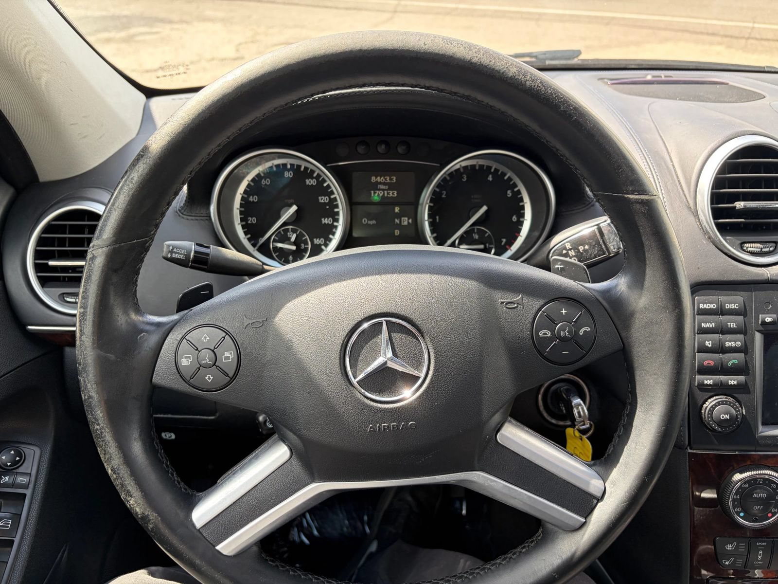 Used 2011 Mercedes-Benz GL 550 4MATIC image 16