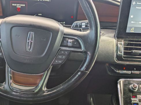 Used 2018 Lincoln Navigator Reserve w/ Technology Package image 24