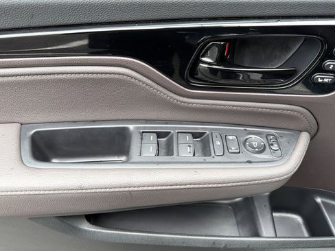 Used 2024 Honda Odyssey Touring image 11