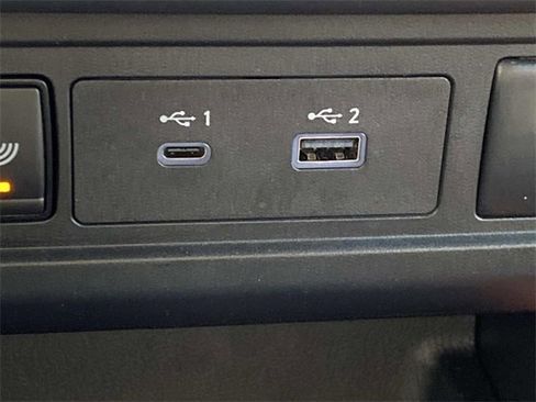 Used 2025 Nissan Frontier PRO-4X image 28