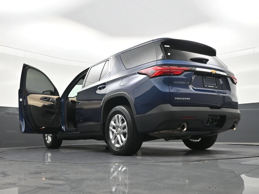 Used 2023 Chevrolet Traverse LS FWD image 27