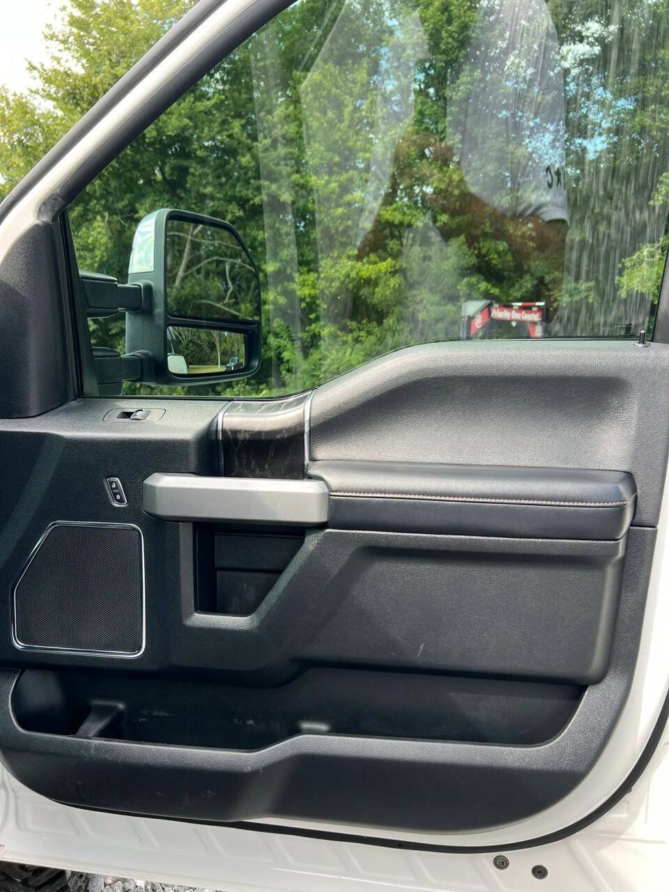 Used 2019 Ford F350 Platinum w/ Platinum Ultimate Package AWD/4WD image 24