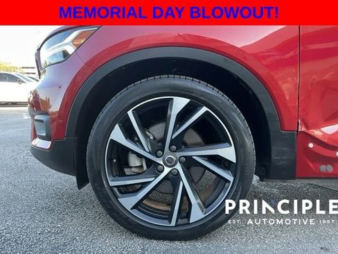 Used 2020 Volvo XC40 T5 R-Design w/ Protection Package Premier AWD/4WD image 4