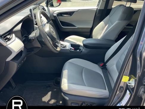 Used 2019 Toyota RAV4 XLE Premium w/ Cold Weather Package AWD/4WD image 11