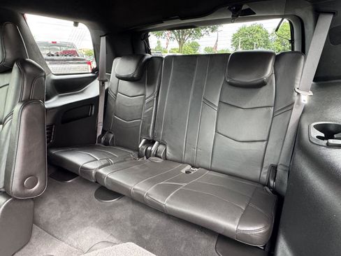 Used 2019 Cadillac Escalade Platinum w/ Escalade Sport Edition AWD/4WD image 36