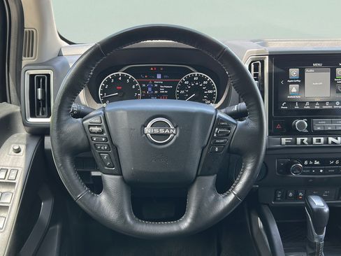 Used 2025 Nissan Frontier SL RWD image 18