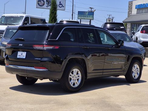 Used 2023 Jeep Grand Cherokee Laredo RWD image 6
