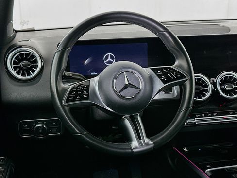 Used 2024 Mercedes-Benz EQB 250+ image 18