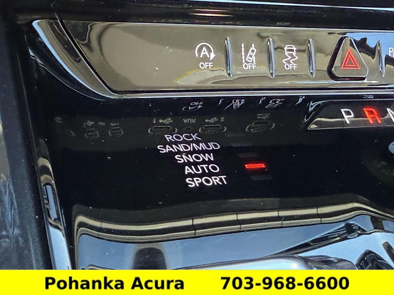 Used 2024 Jeep Wagoneer 4WD w/ Convenience Group I image 28