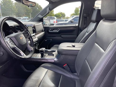Used 2023 Chevrolet Silverado 1500 LTZ w/ Technology Package AWD/4WD image 5