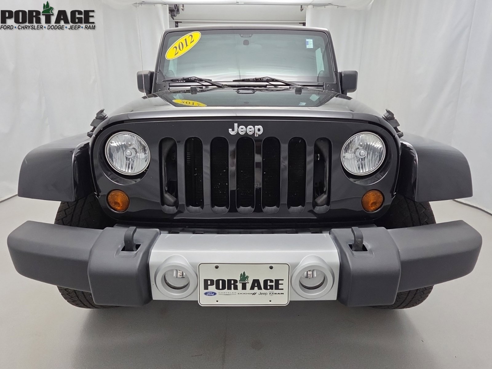 Used 2012 Jeep Wrangler Unlimited Sahara w/ Connectivity Group AWD/4WD image 2