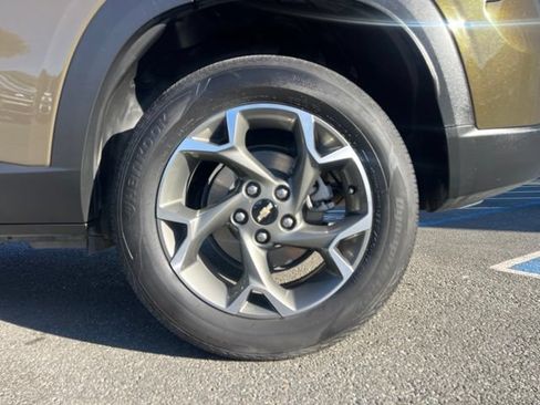 Used 2024 Chevrolet Trax LT FWD image 10