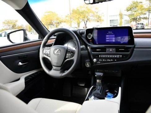 New 2025 Lexus ES 350 w/ Premium Package image 21