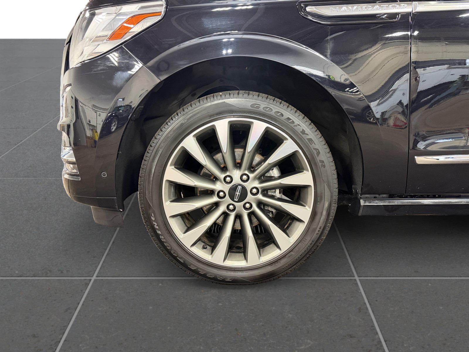 Used 2020 Lincoln Navigator Reserve AWD/4WD image 13