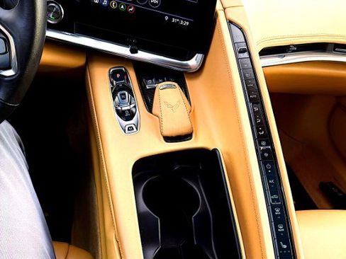 Used 2020 Chevrolet Corvette STINGRAY 3LT w/ 3LT Preferred Equipment Group image 18