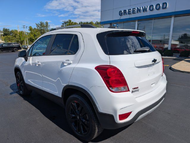 Used 2020 Chevrolet Trax LT w/ Redline Edition AWD/4WD image 3