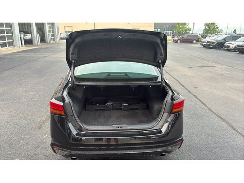 Used 2025 Nissan Altima 2.5 SR FWD image 9