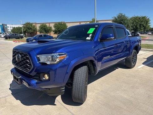 Used 2022 Toyota Tacoma TRD Sport w/ Technology Package image 6