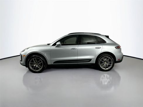 Certified 2026 Porsche Macan AWD/4WD image 2