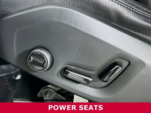 Used 2020 Volvo XC90 T6 Momentum image 4