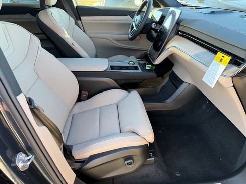 New 2025 Volvo EX90 Ultra w/ Protection Package Premier image 10