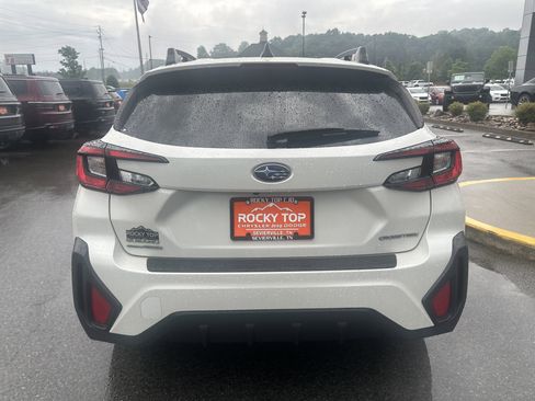 Used 2024 Subaru Crosstrek 2.0i Premium AWD/4WD image 9